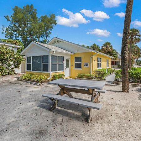 Whispering Waves East Villa Holmes Beach Exterior photo